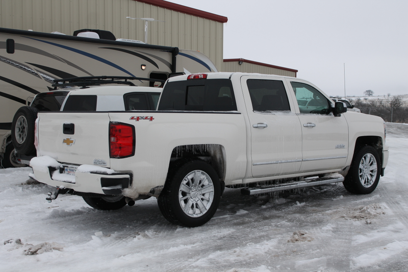 Illustration for article titled I Towed A Dodge Dart In Texas Snow With A Silverado 1500 And Didn't Die